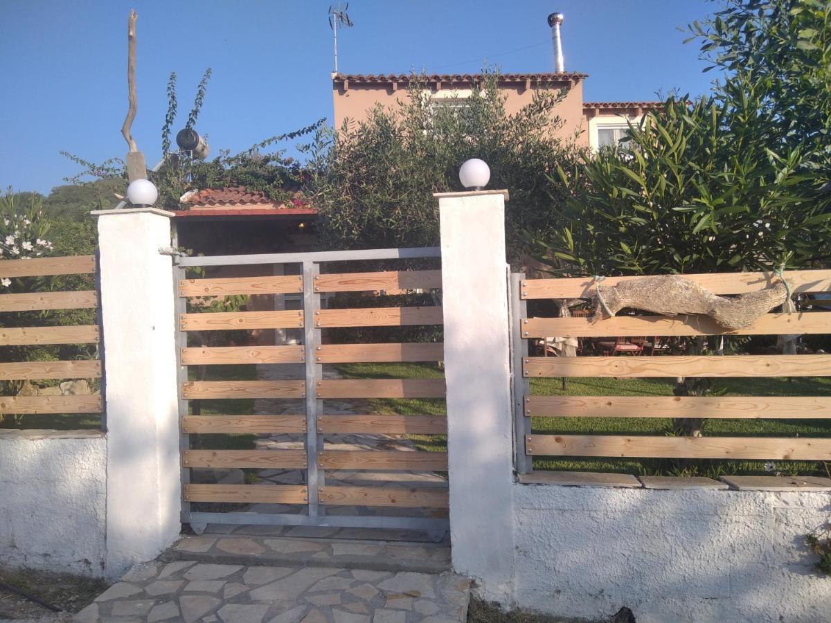 Apartament Spiti Lou Notos Zewnętrze zdjęcie